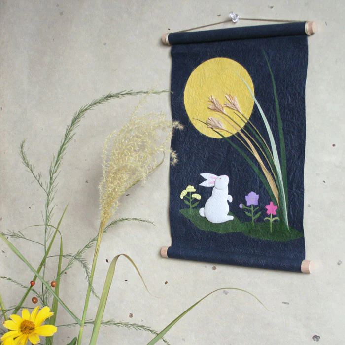 Seasonal hanging scroll (Moon-Viewing Rabbit)