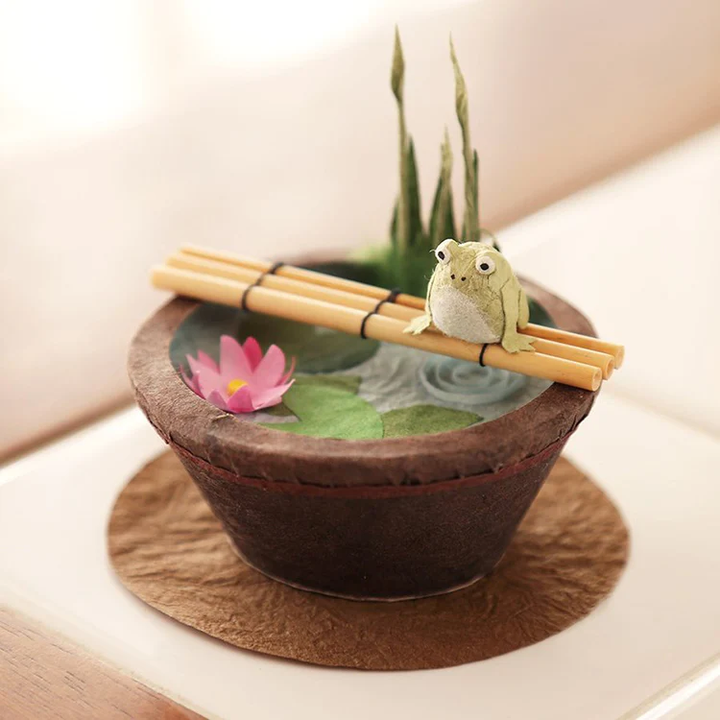 Miniature ornament (Water Lily Pot)