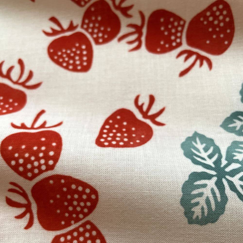 Tenugui (Strawberries)