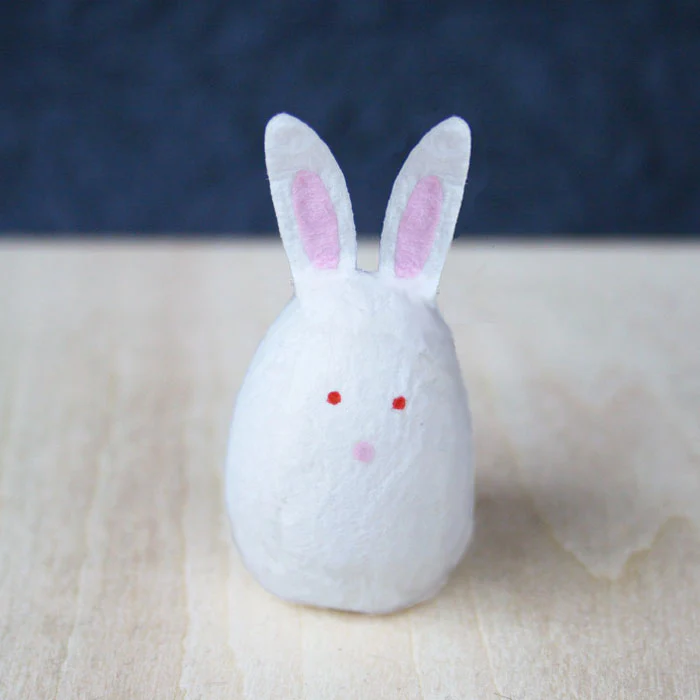 Miniature ornament (Rabbit Making Mochi)